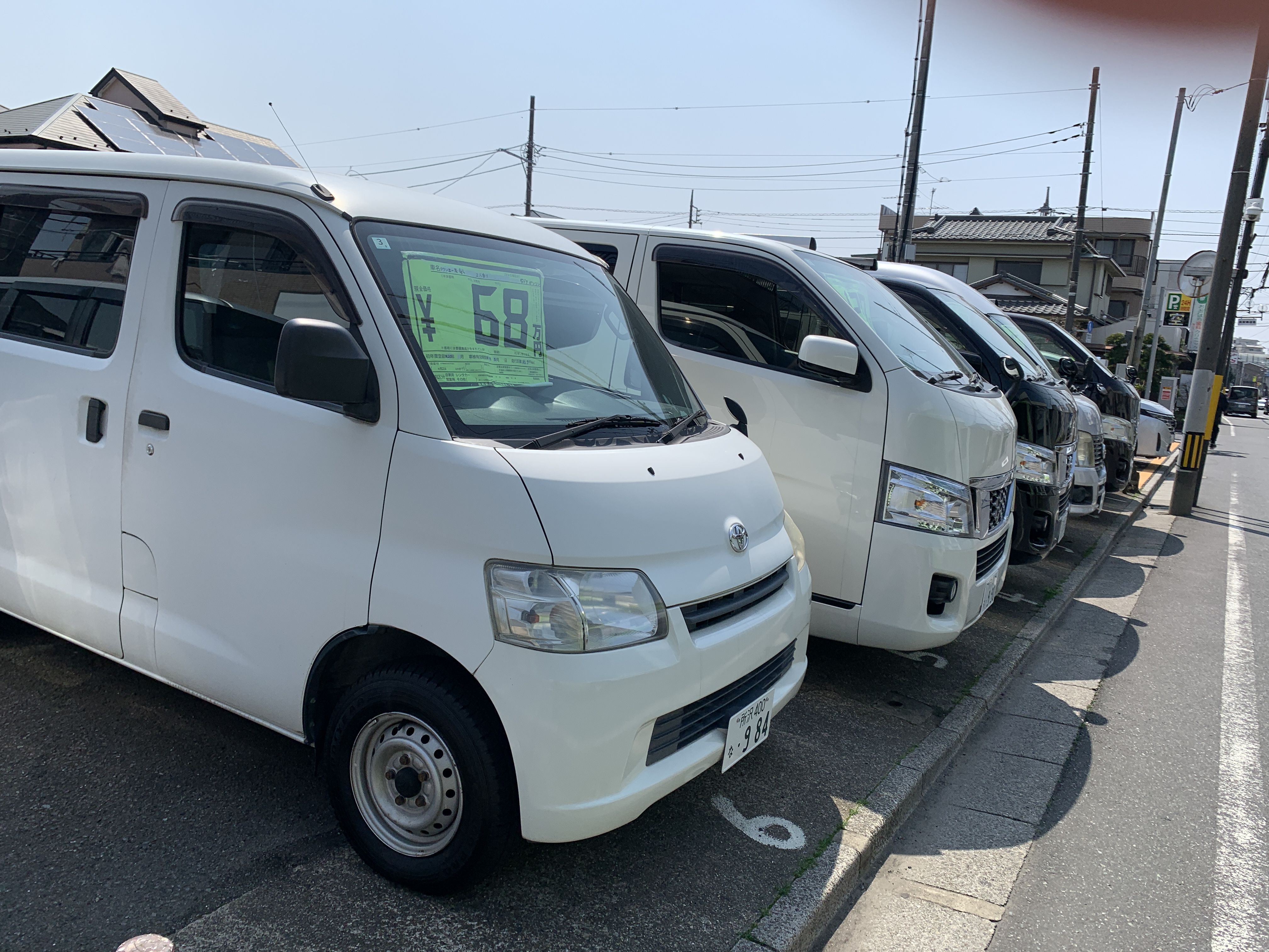 日産キャラバンの中古車買取・車査定なら5R3 | NV350在庫風景